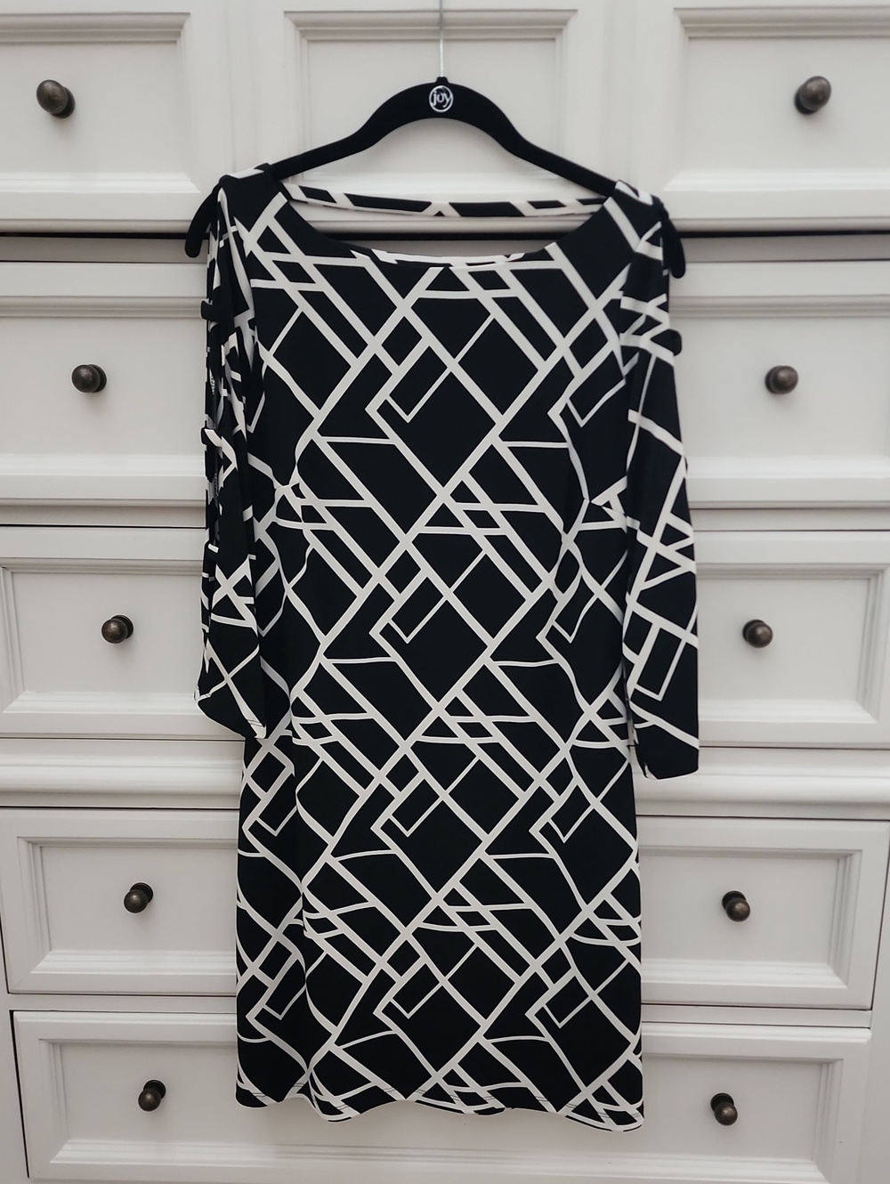 Jessica Simpson Black & White Geometric Cold-Shoulder Dress 6